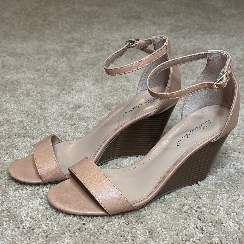 Nude ankle strap wedge sandals // used, in good condition // size 9.5